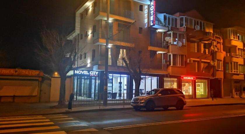 Family Hotel Novel City
