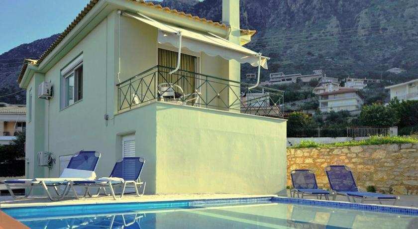 SEMIRAMIS SUITES with pool