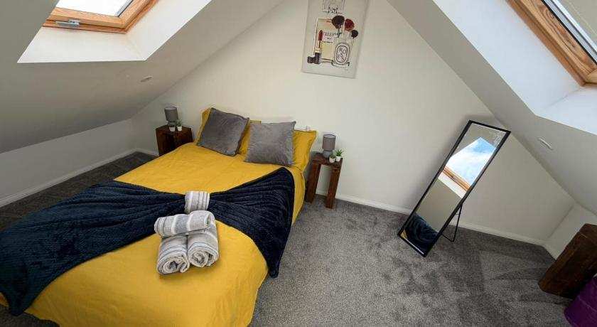 Modern City Studio Free Parking Close to Station