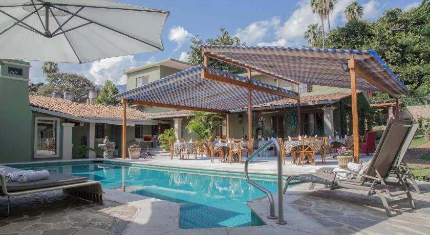 Hacienda del Lago Boutique Hotel