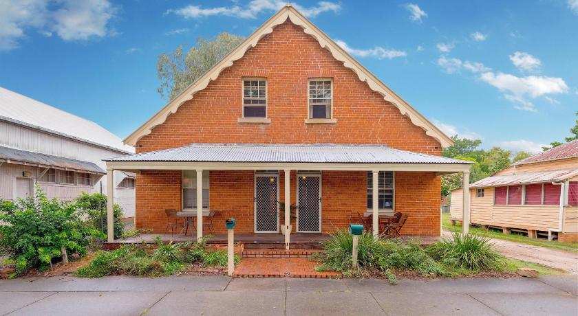 Eliza 1875 Red Brick Duplex Townhouse