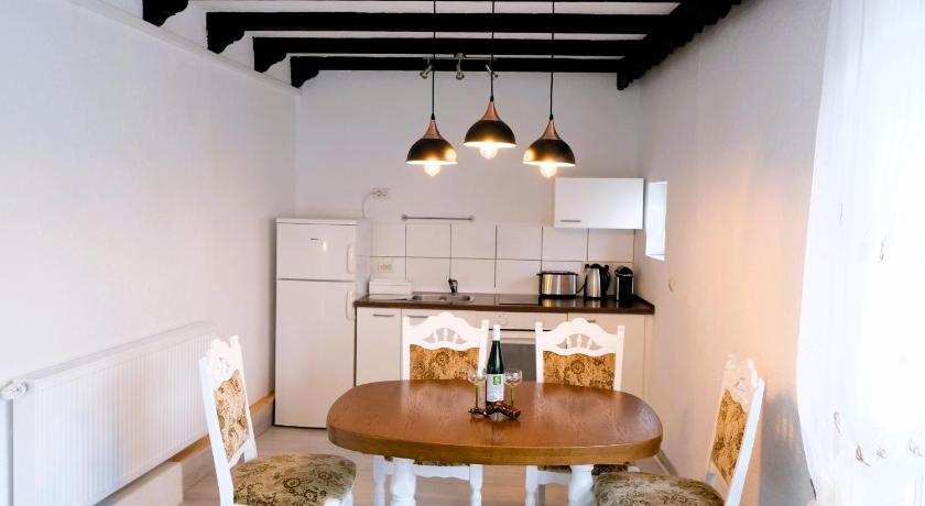 Blue Lagoon Holiday Apartments & Double Room with Balcony