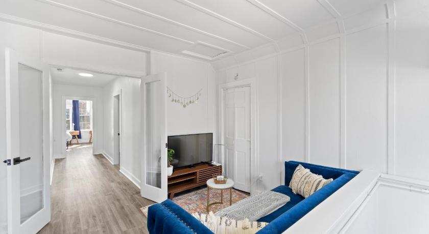 Cozy Gem in the Heart of East Rock with FREE Parking near Yale and DT