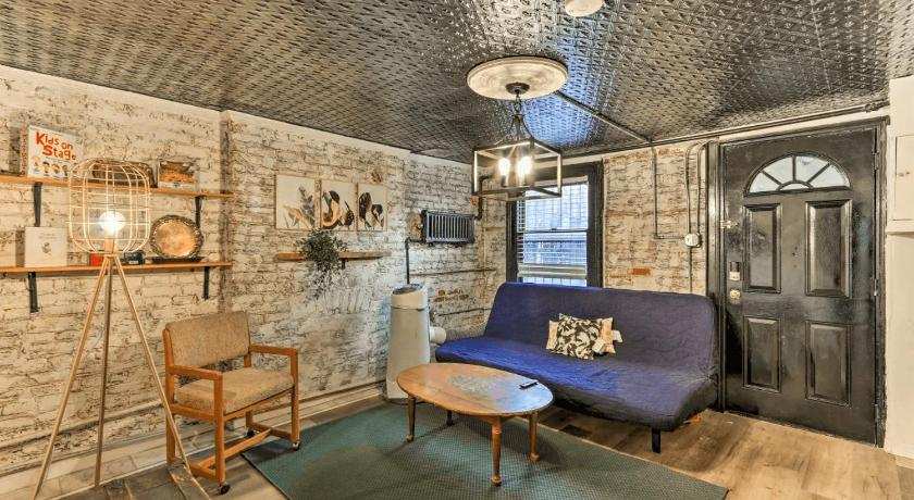 1850s historic Row House 7min train to NYC with private backyard
