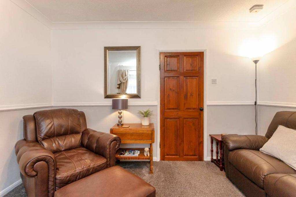 Modern 2-Bed Home Walk to Ashby Town Centre