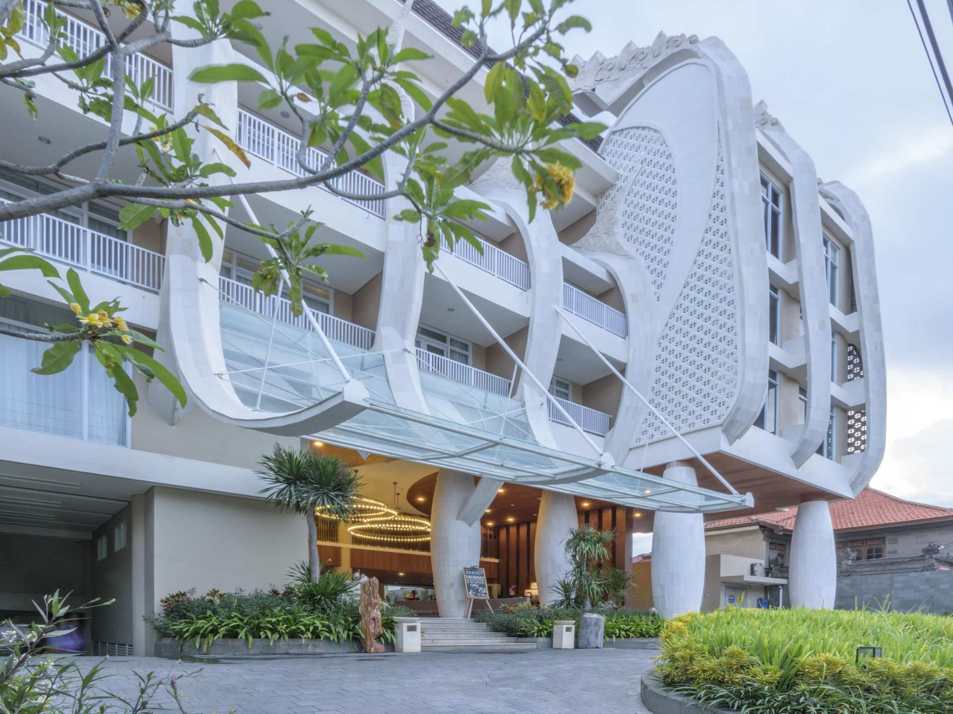 Bedrock Hotel Kuta