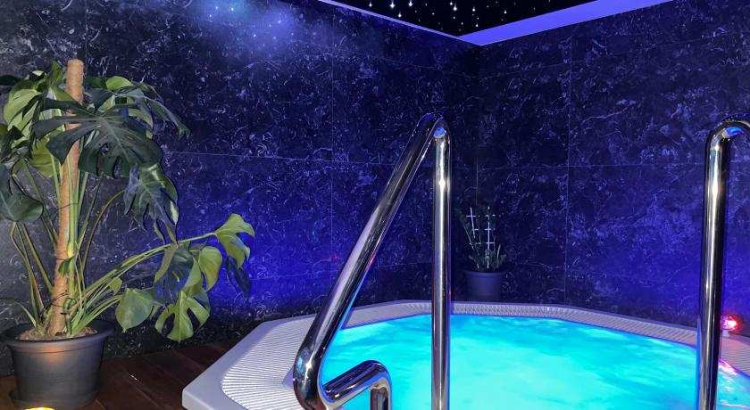 Axel Boutique Jacuzzi & Sauna