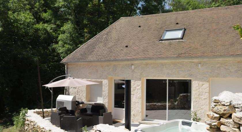 Gîte aux trois suites parentales et son jacuzzi