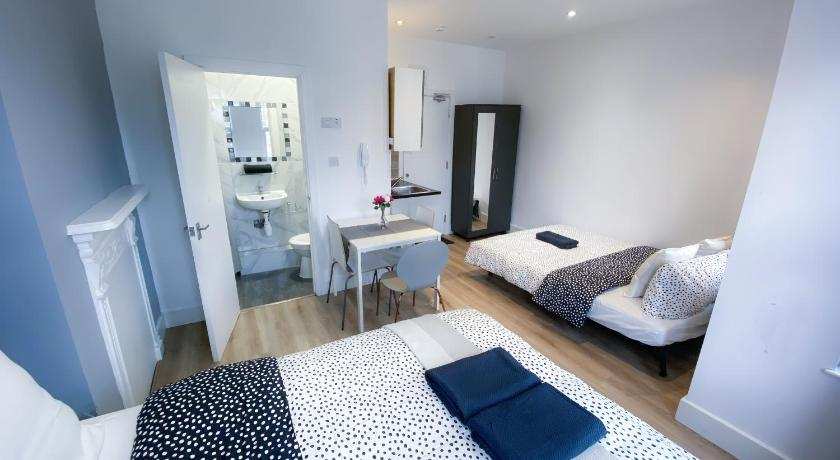 Bright & Modern Studio Flat - 10 min walk to tube