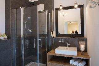 Logis First Class Business Suites