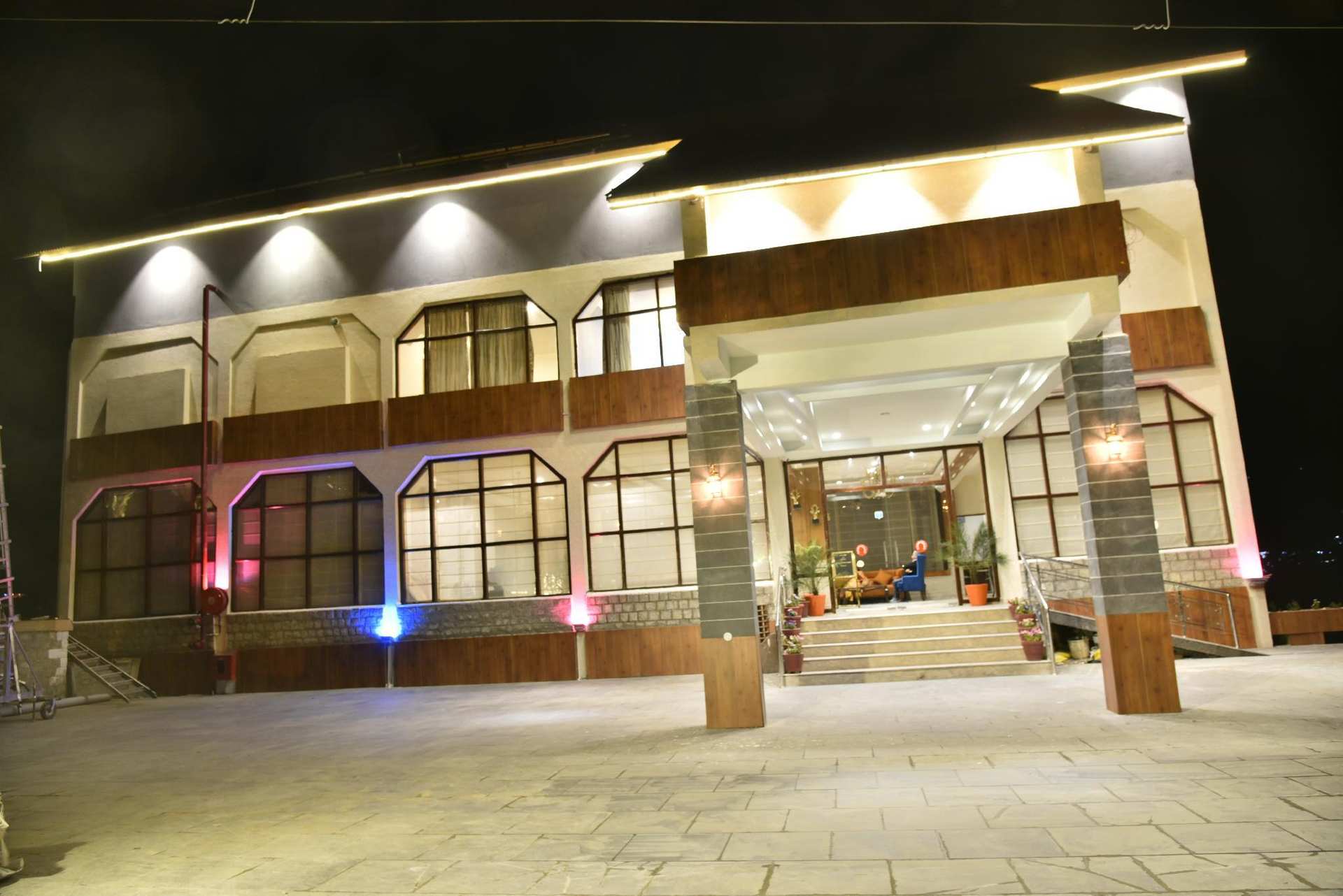 Hotel Snowcrests Manor