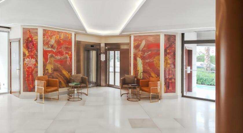 Goldstar Resort & Suites