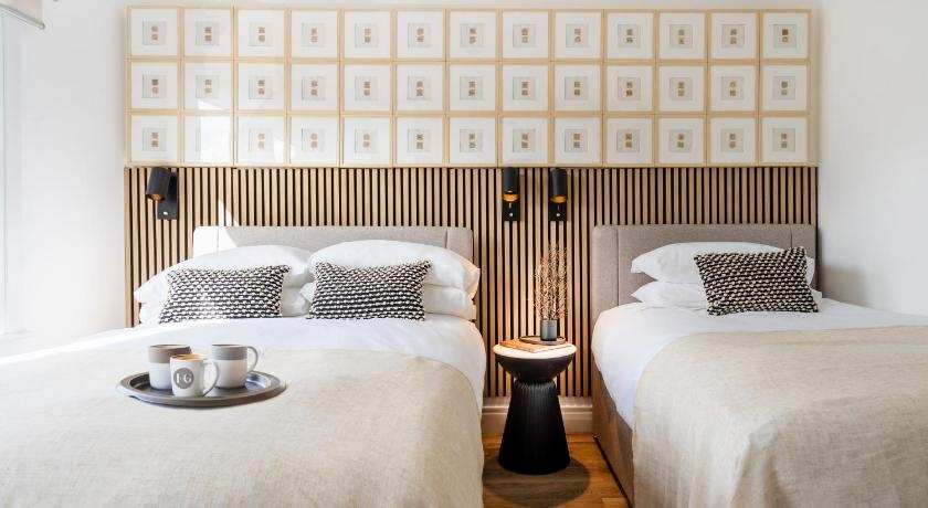 Newly Designed, 2br Apt, 5min from Northwood London Tube Station, NATO HQ, Ideal for Wembley, Warner Studio, Contractors
