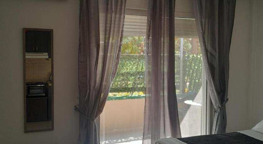 Holiday and Business Home