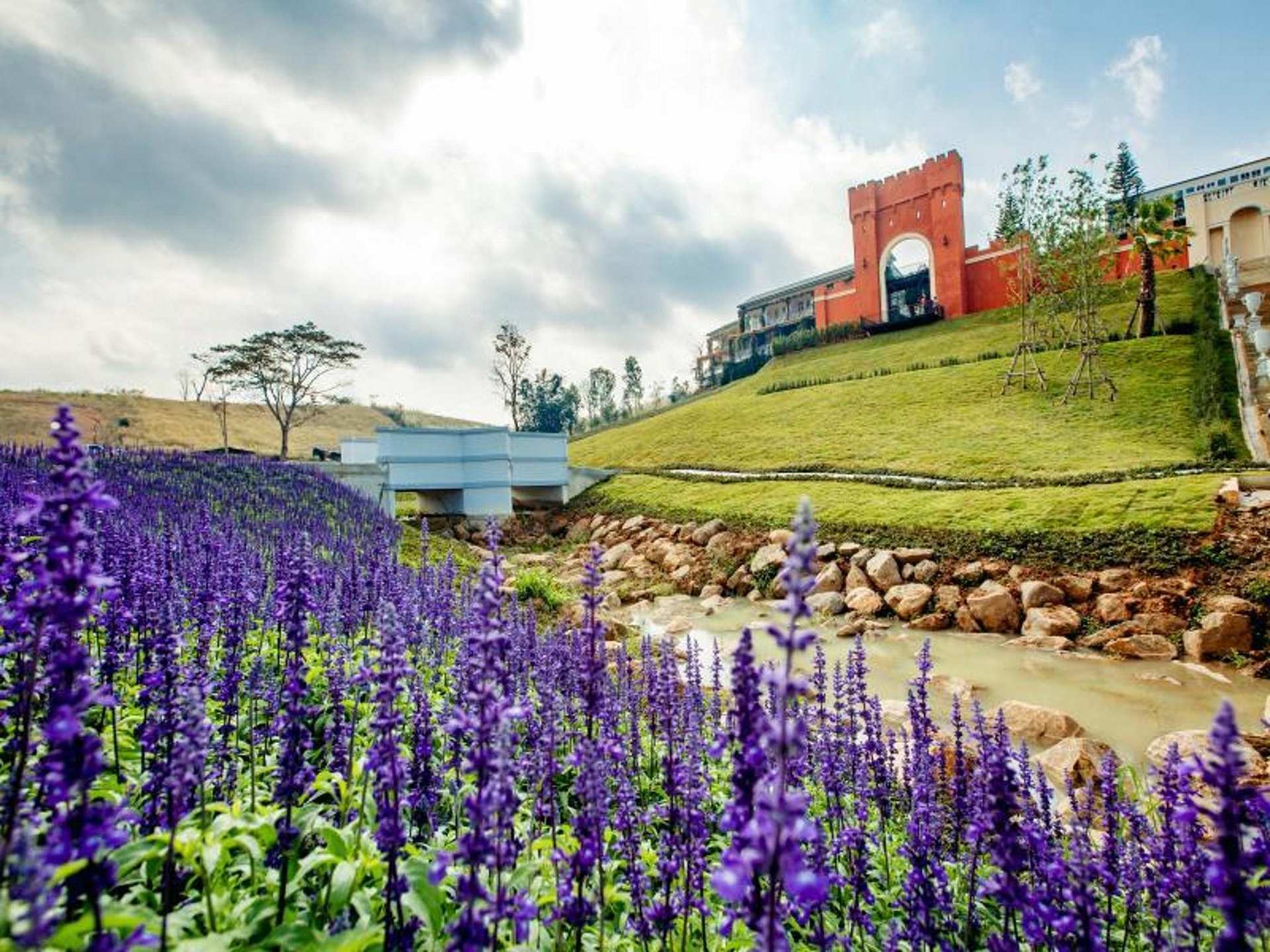 The Bluesky Resort @ Khao Kho