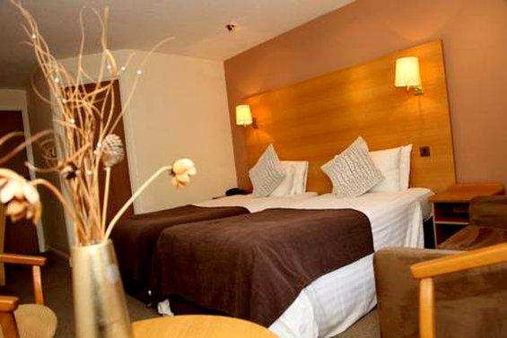 Crowwood Hotel and Alba Restaurant