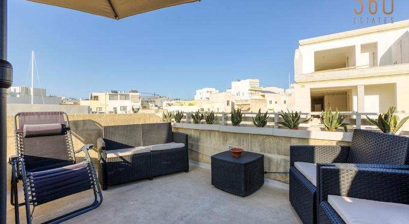Authentic 2BR House of Character with Terrace by 360 Estates