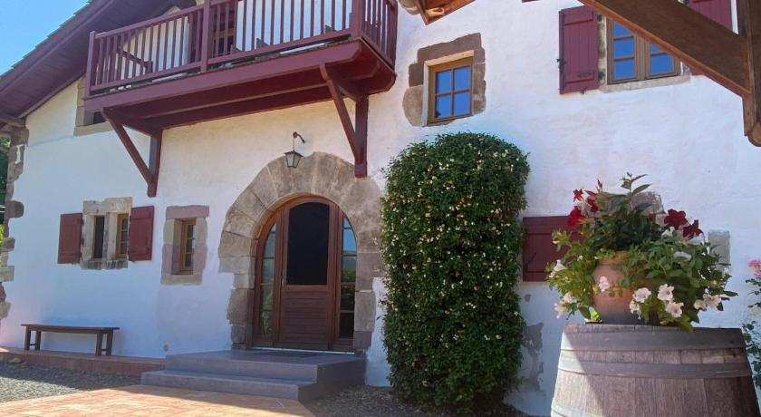 Maison Ameztoia XVe siècle chambres d'hôtes Navarraises