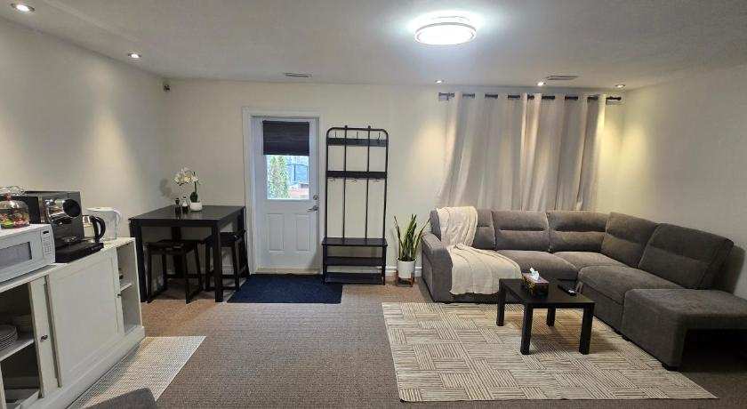Cozy Basement Suite