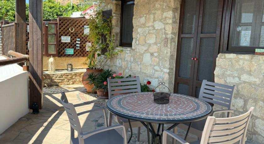 'I Folia' Village house with roof garden and terrace