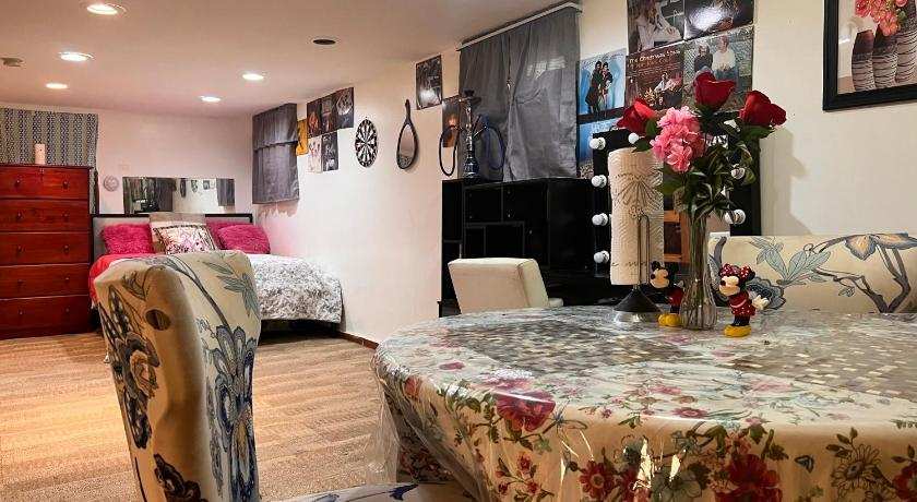 Garden Suite 30 Mins to NYC, Mins to EWR, Prudential Center, NJPACK