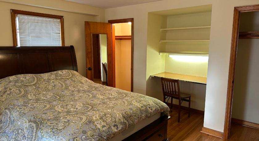 J2 Pleasant Queens Size room near St. Peter's hospital & New Brunswick Downtown