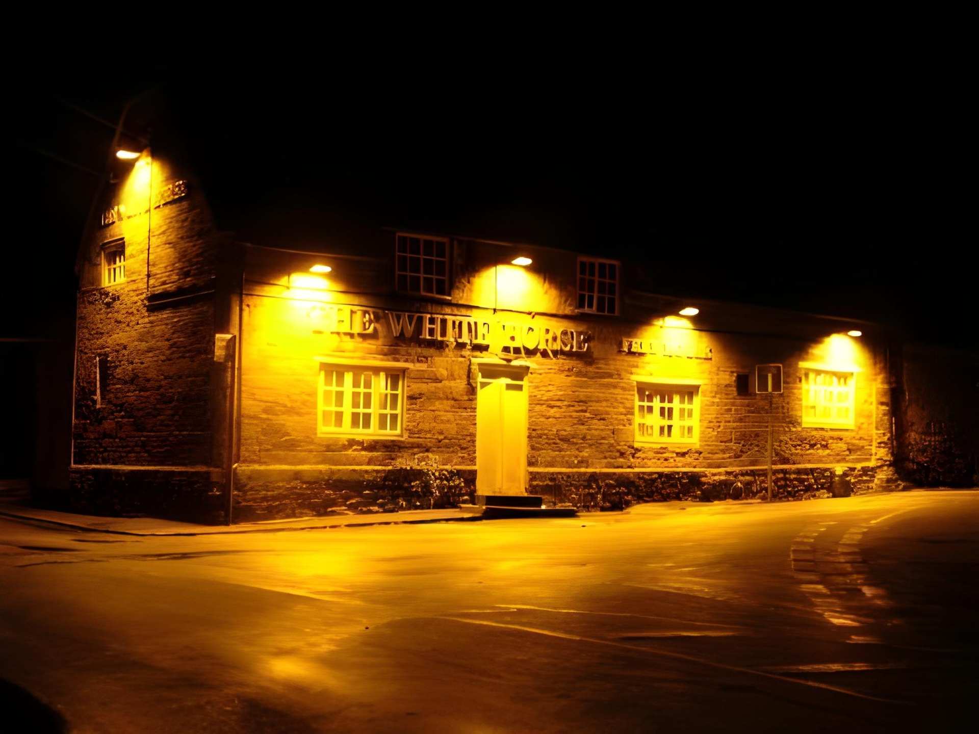 White Horse Inn & Restaurant