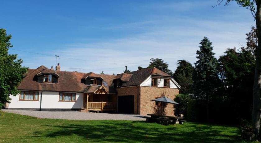 New Bury Cottage near Goodwood