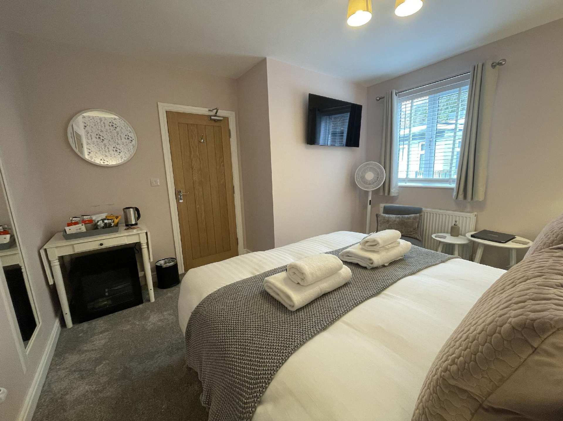 Bridgeside Rooms