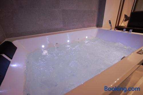 Vinatea Suites con jacuzzi privado en el centro de Morella