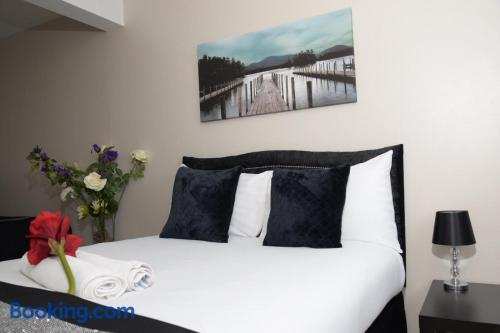 The Kyoto House - Four Spacious Cosy Bedrooms I Netflix & Large Rooms