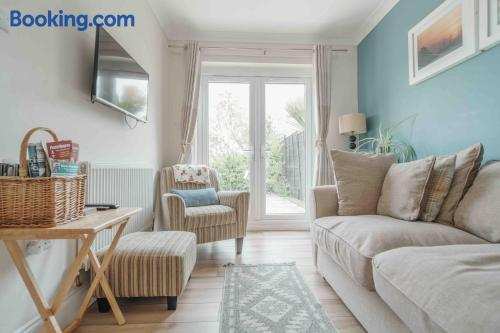 Seaside Family Escape- Cosy bungalow with large private garden- Pets Welcome