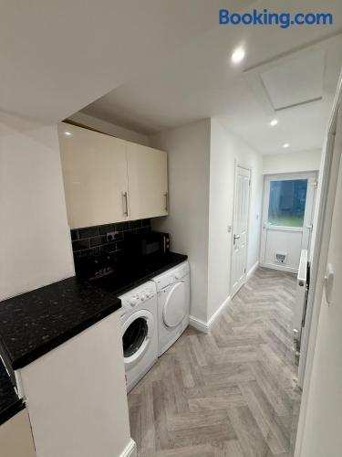 Modern House - Parking - Leisure - Professional