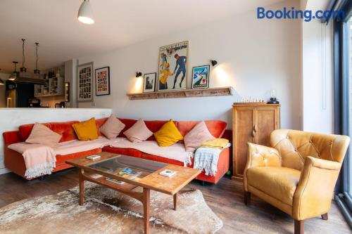 Spacious House with Multiple Bathrooms Parking Garden in Loughborough