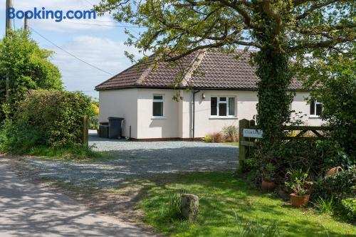 Chase Lodge, Kenilworth, Family Sized Cottage With free Wifi