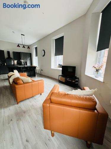 The Tower Suite - Town Centre, Spacious, 2 Bed, Sleeps 4