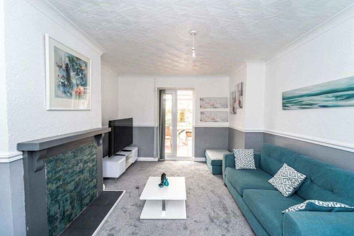 Sunny Lodge in Anstey - Spacious 3 Bedroom Home