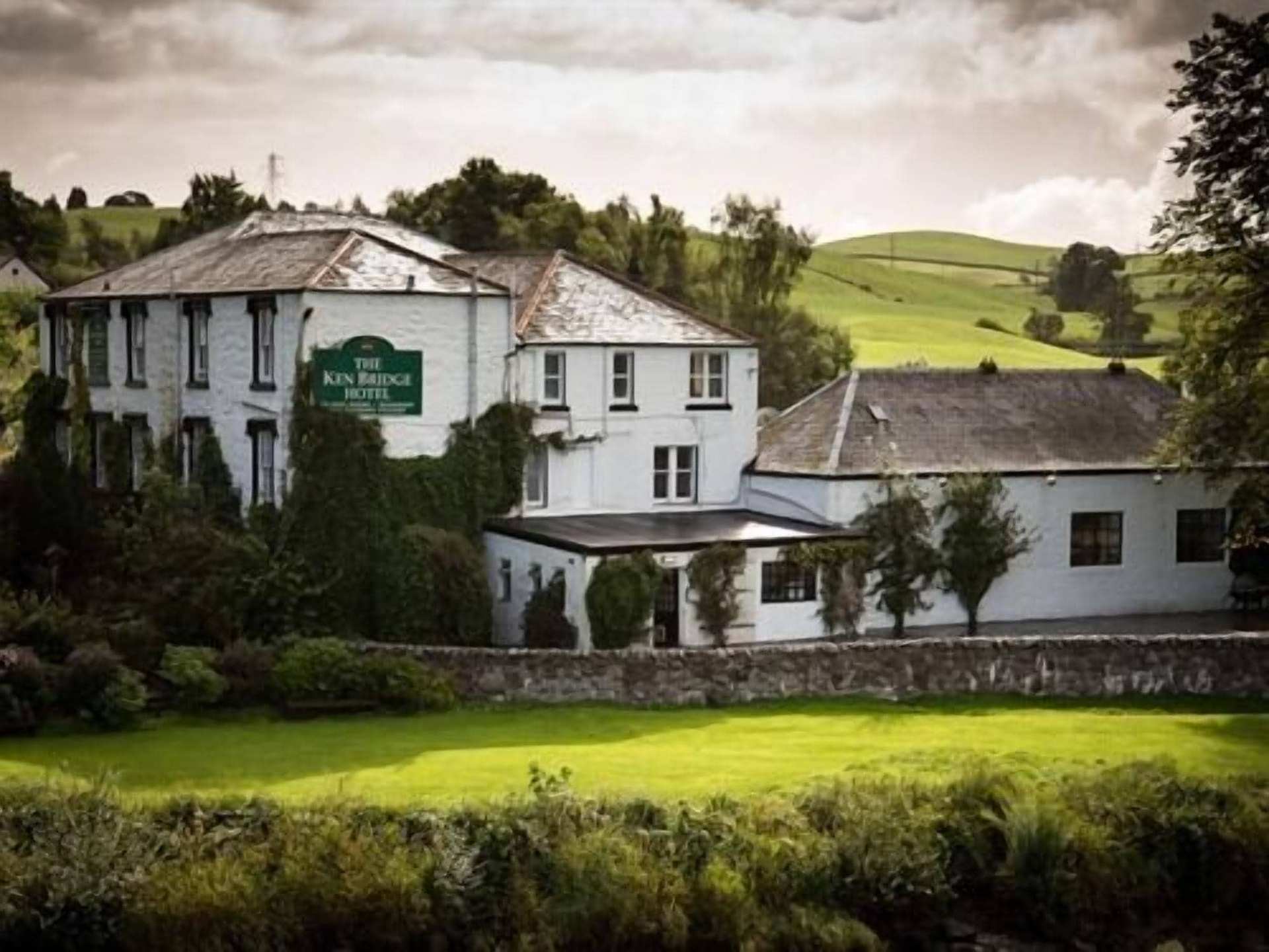 The Ken Bridge Hotel & Campsite