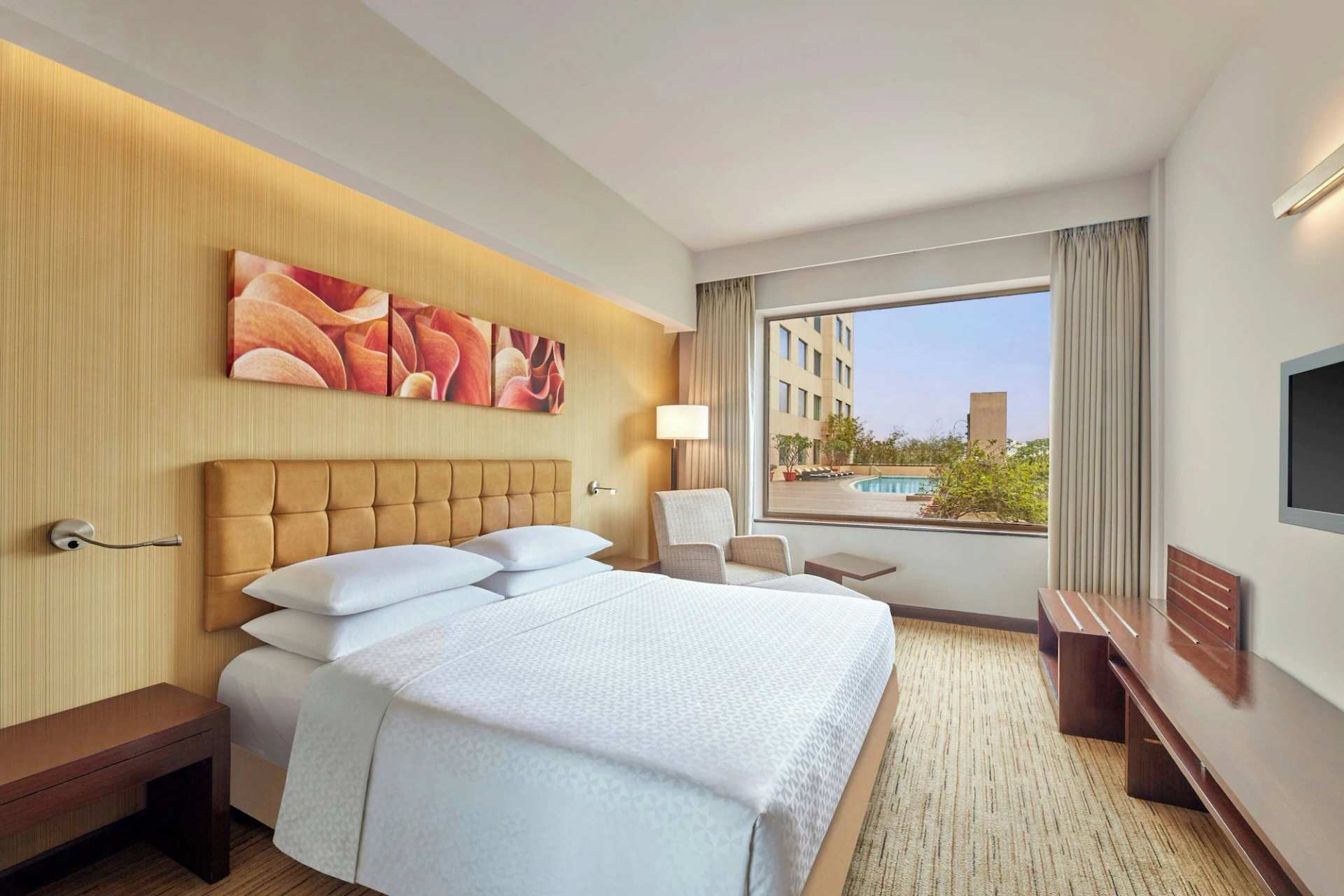 Four Points by Sheraton Hotel and Serviced Apartments Pune