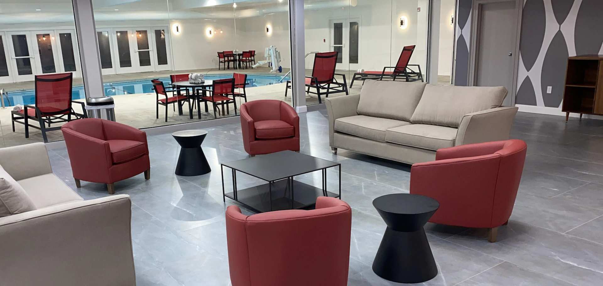 Ramada by Wyndham Hartford North - Bradley Airport