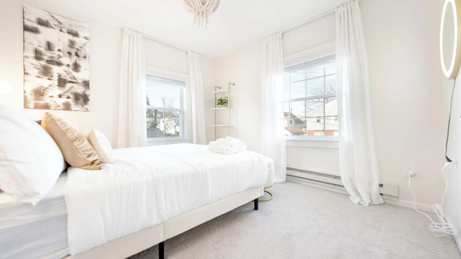 Ultra-Modern Luxe Sleek & Stunning Stay