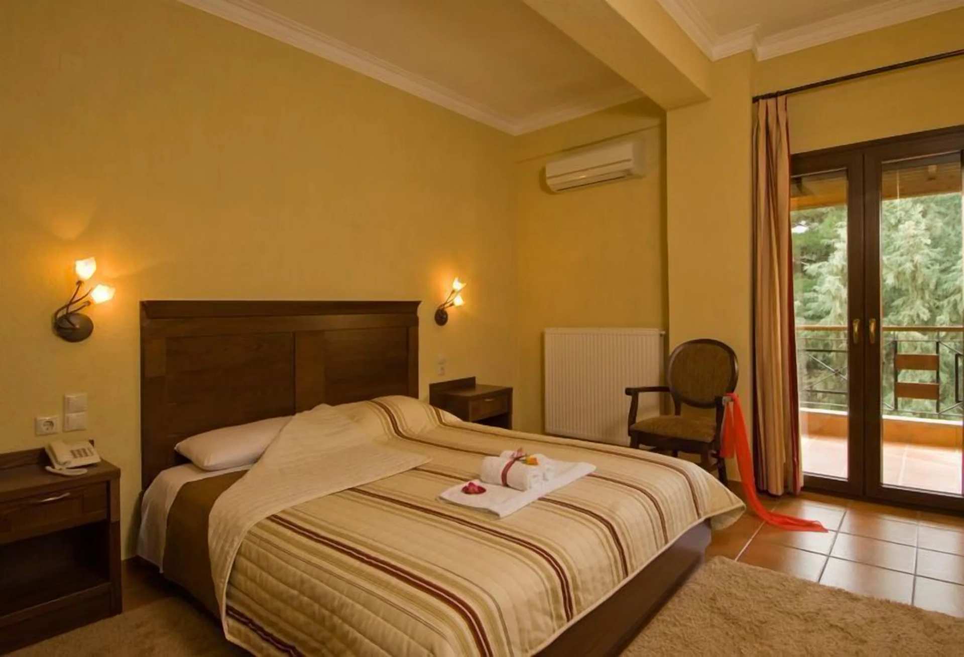 Dellas Boutique Hotel