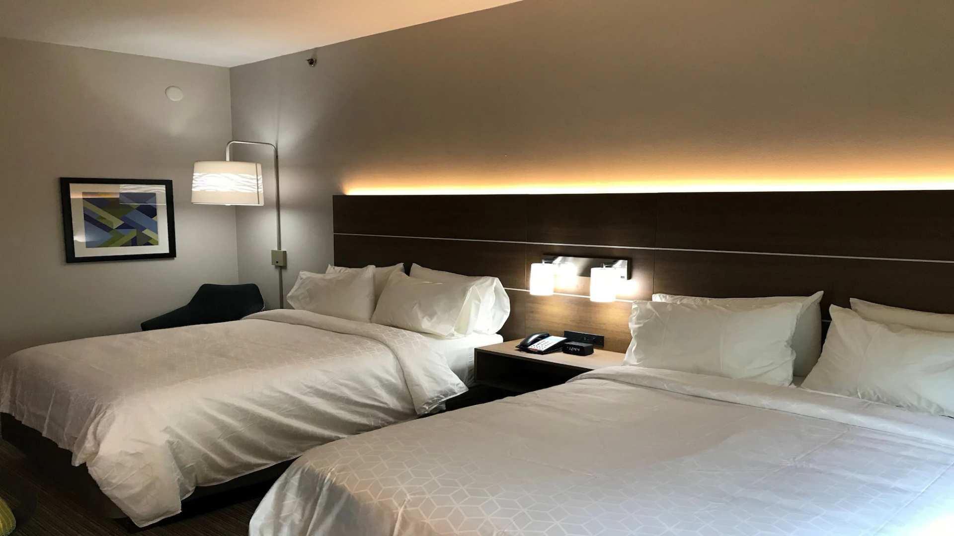 Holiday Inn Express & Suites Arlington North – Stadium Area by IHG