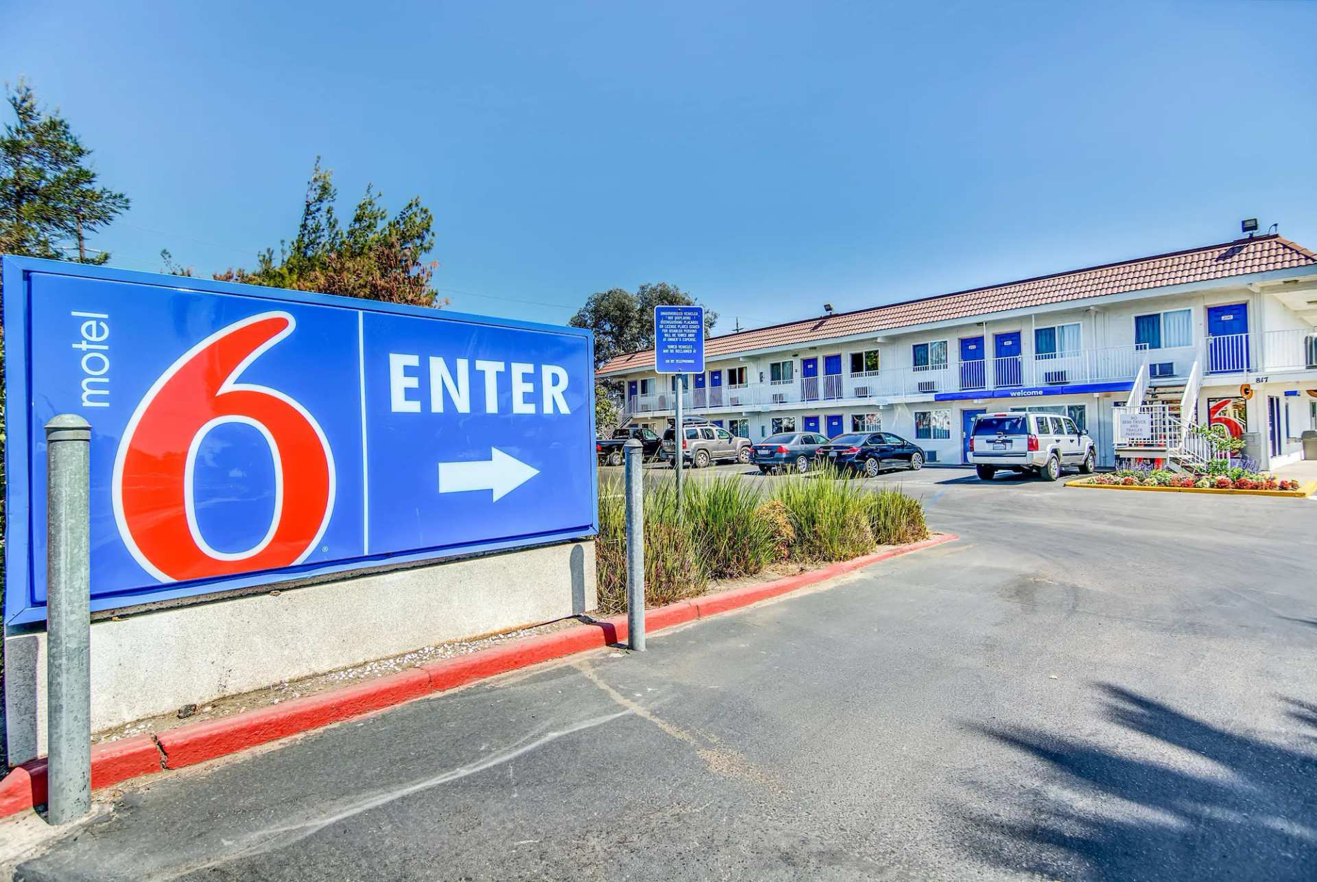 Motel 6-Stockton, CA - Charter Way West