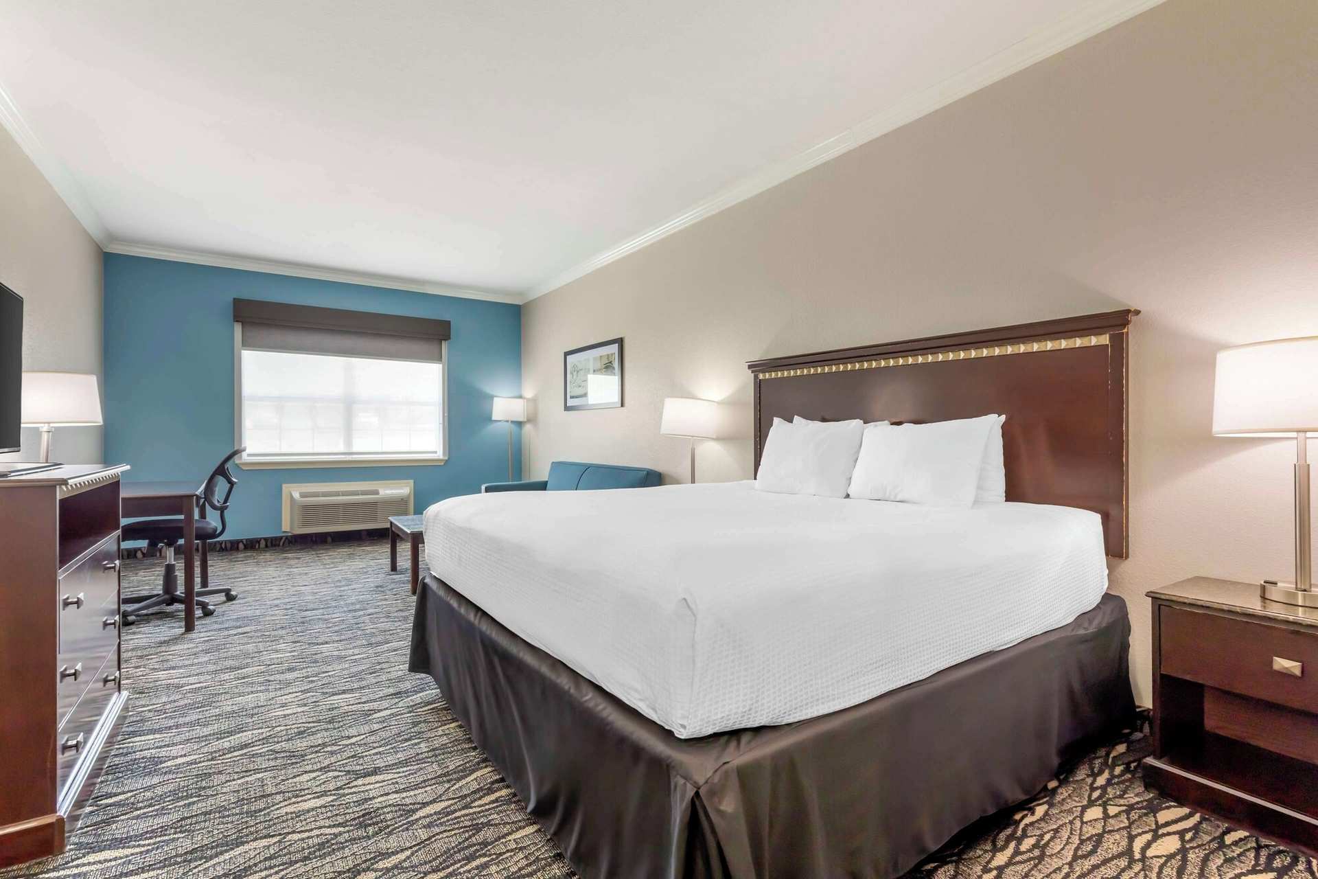 Best Western Plus Lake Worth Inn & Suites