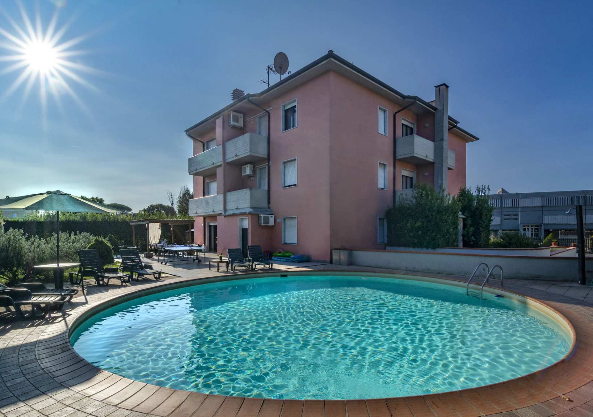 Giada Palace - Pool & Apartments