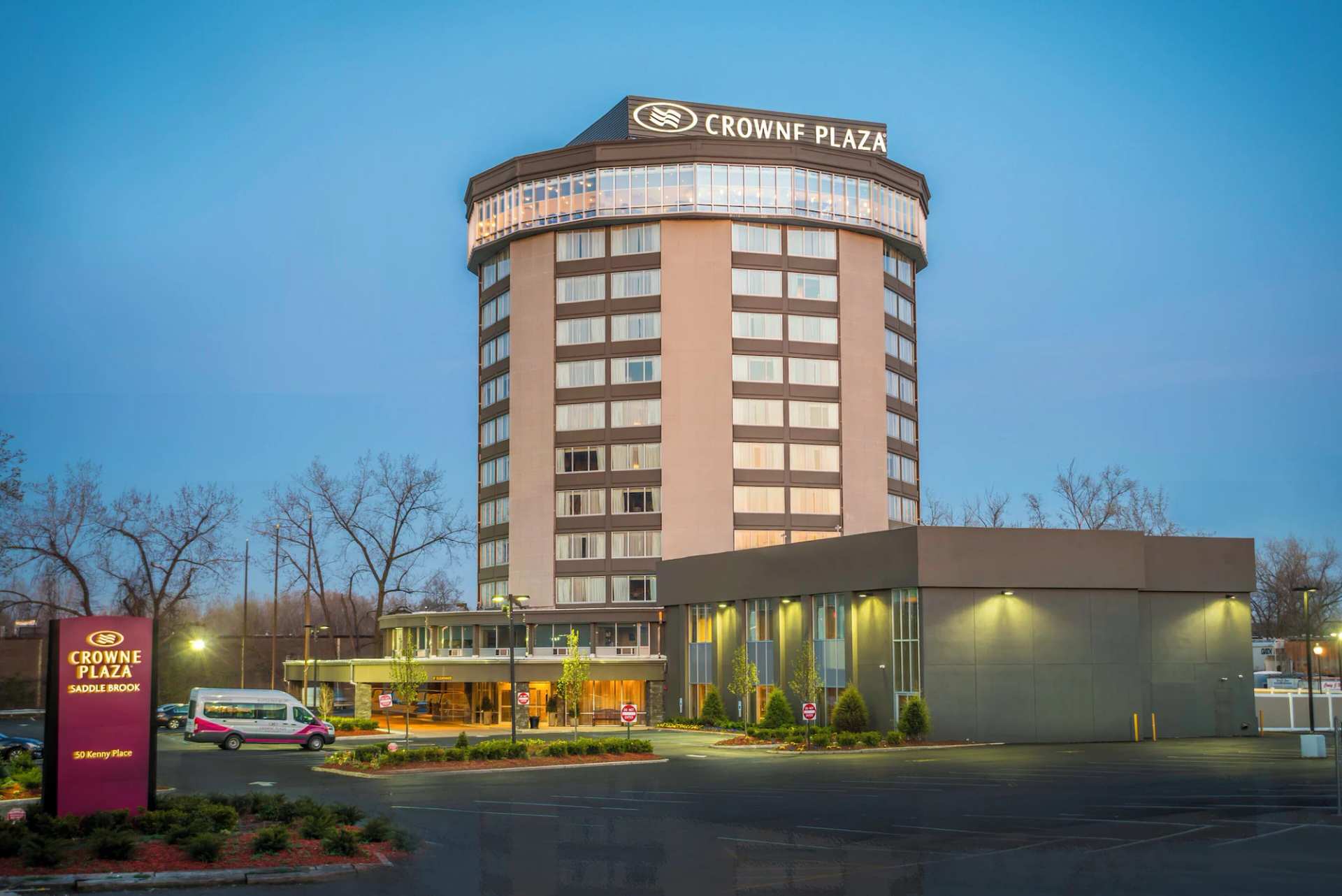 Crowne Plaza Saddle Brook by IHG