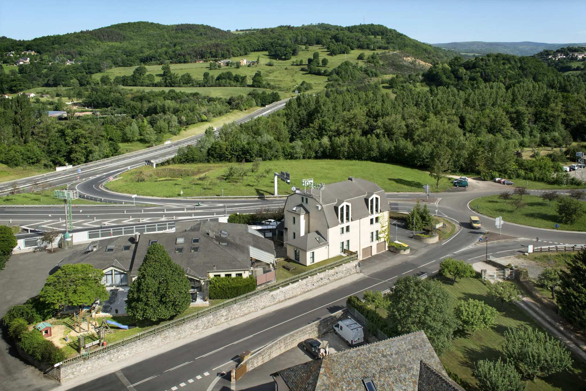 Hôtel-Restaurant Le Calice Du Gevaudan - A75