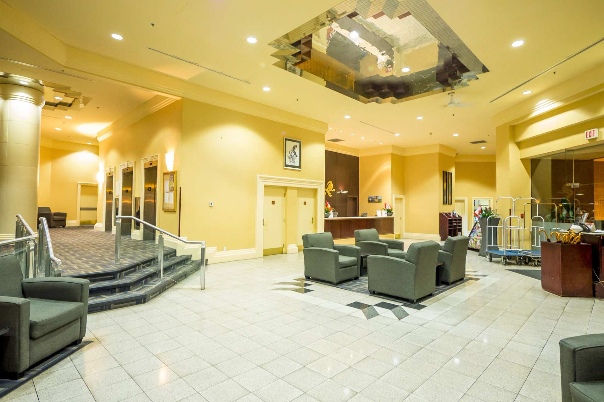Rosedale on Robson Suite Hotel