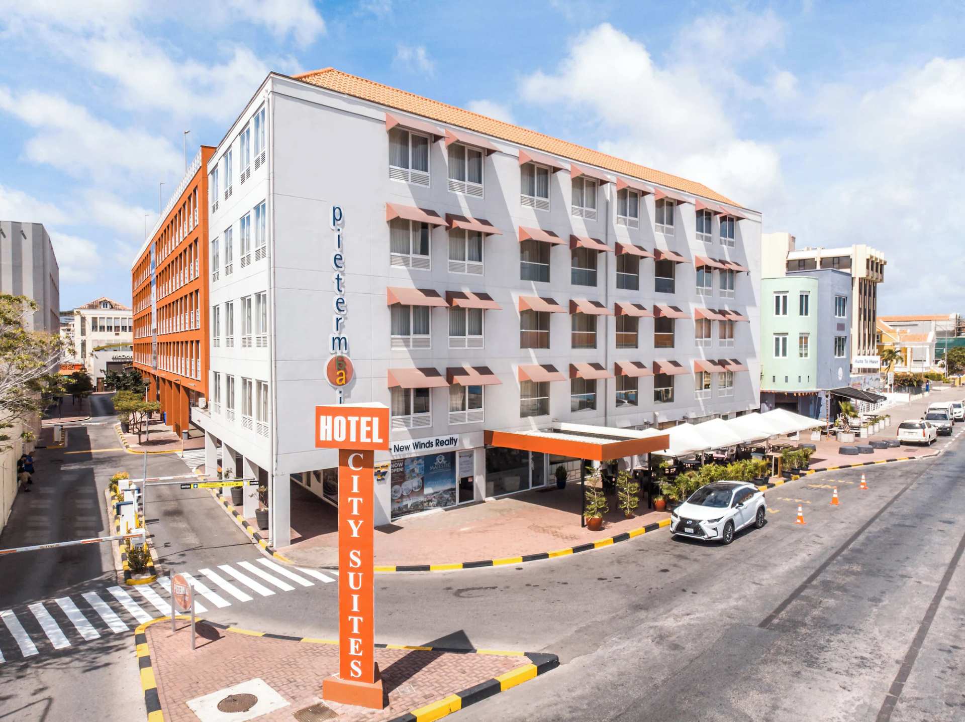 Majestic City Suites & Beach Hotel